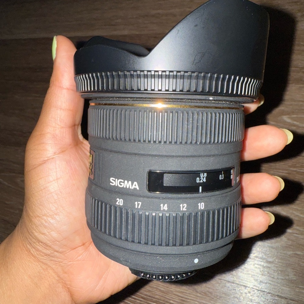 Sigma Black Camera Lens (for Nikon camera) F mount DC HSM